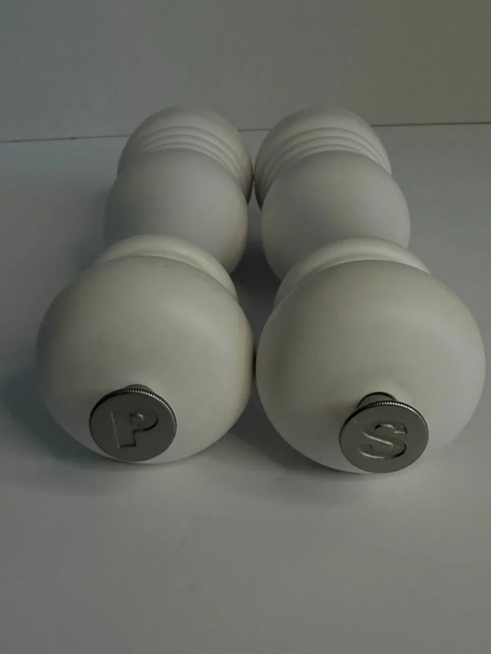 Le Creuset White Adjustable Salt & Pepper Grinder Mill Set, 2 Piece 8